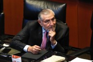 Adán López se deslinda de vínculos con 'La Barredora' y con el huachicol fiscal