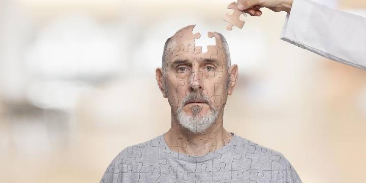 Cuatro consejos para prevenir el Alzheimer, según expertos en medicina