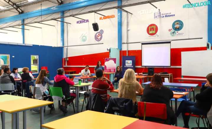 En San Justo, dictan cursos gratuitos para docentes de ciencias naturales