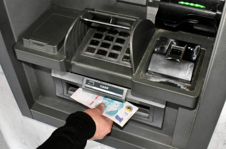 Comienza el pago a la administración pública