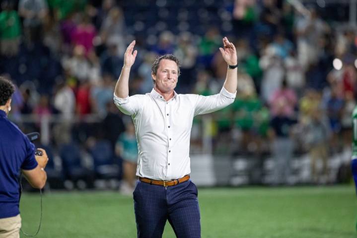 Dom Amore's Sunday Read: Burke's steady hand lifts Athletic; UConn's Charles plans R&R, and more