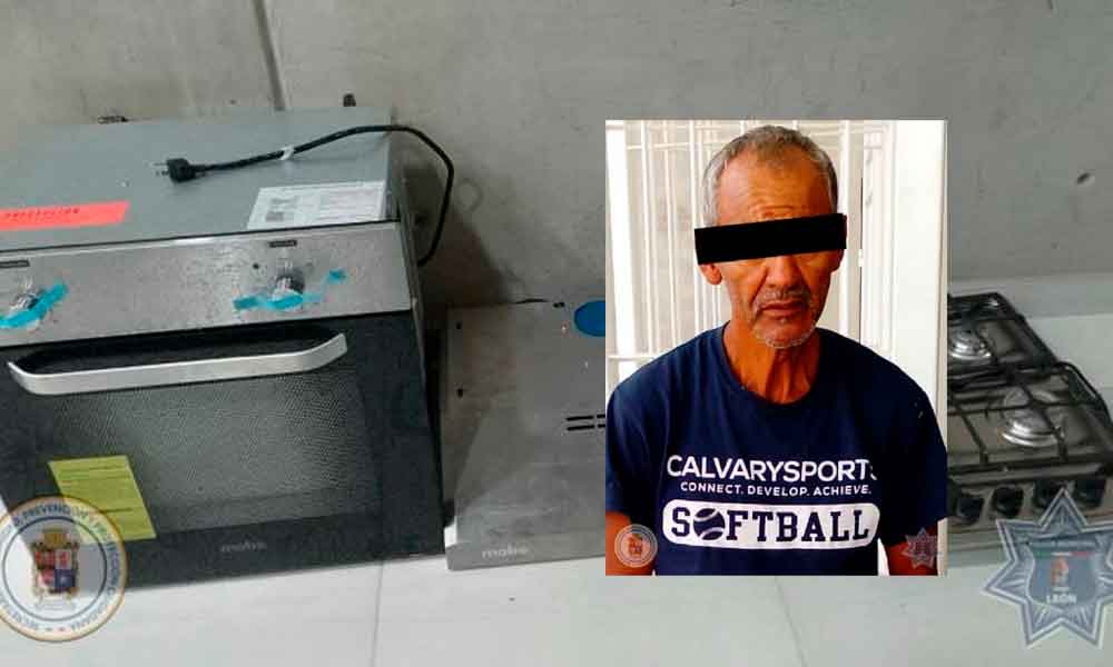 ENTRA A ROBAR A RESIDENCIAL Y LO DETIENEN EN LEÓN