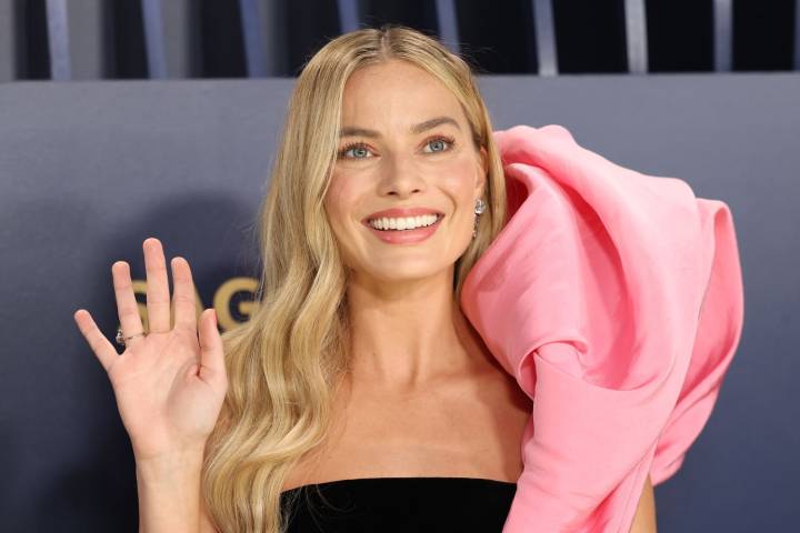 Margot Robbie Wore Flare Jeans: Similar Styles Start at $29 at Amazon