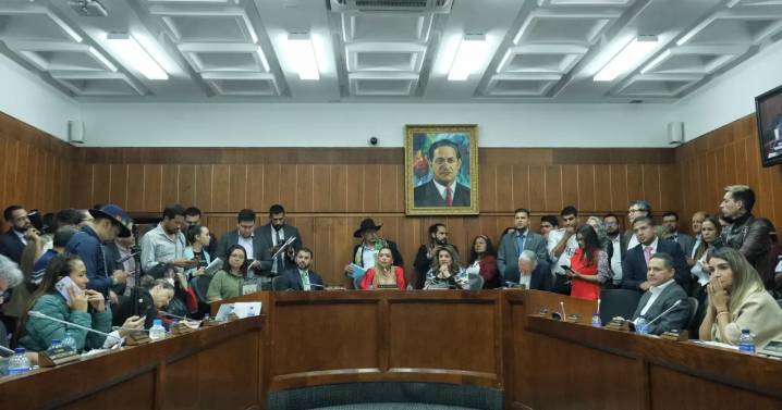 Radican ponencia alternativa de reforma a la salud que contaría con mayorías para lograr aprobación