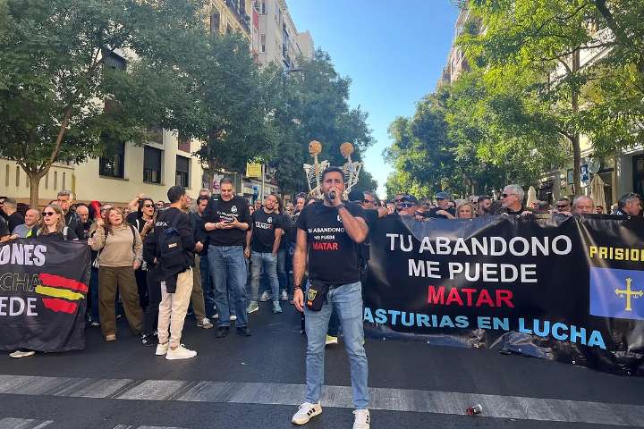 Funcionarios de prisiones salen a la calle y pide la dimisión de Marlaska: "Nos agreden, abusan de trabajadoras y nadie hace nada"