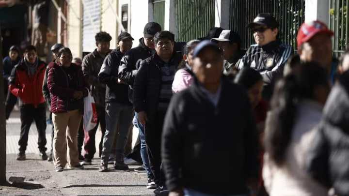 Elecciones en La Matanza: demoras por falta de autoridades de mesa y el curioso caso de una escuela con solo una mesa habilitada