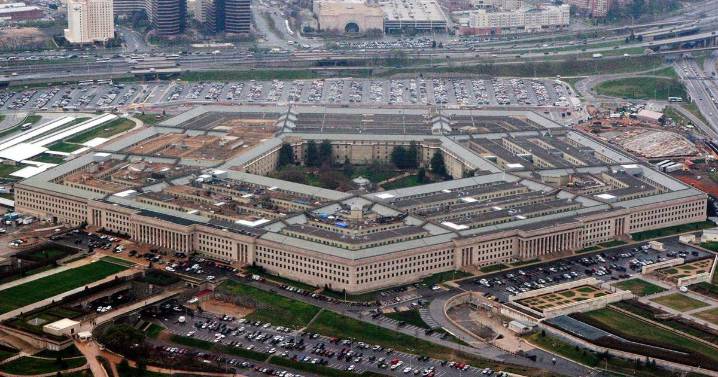 Trump signs order renaming Pentagon 'Department of War'