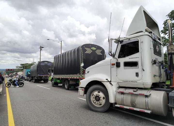 Suroeste en paro: transportadores de carga presionan con protesta hasta lograr acuerdo