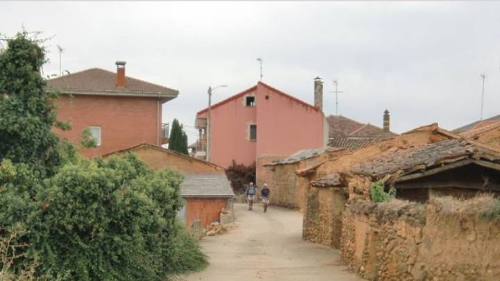 Un hombre recibe varias puñaladas en la cara y el abdomen en un pueblo de Zamora