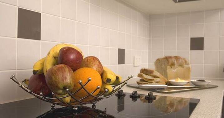 Keep bananas fresh and yellow for a fortnight by storing them in 1 particular way