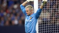 Santi Cañizares, histórico portero del Valencia: "En un club como el actual habría pedido a mi representante salir cada día"