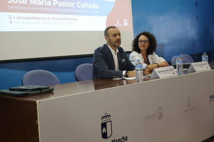Un centenar de sanitarios abordan la atención a personas Lgtbi