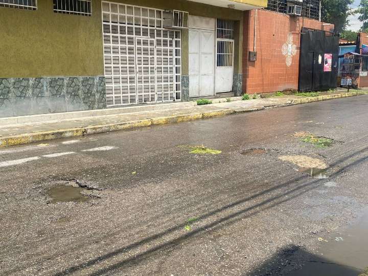 Vecinos de la Av. Federico Villena claman por soluciones viales