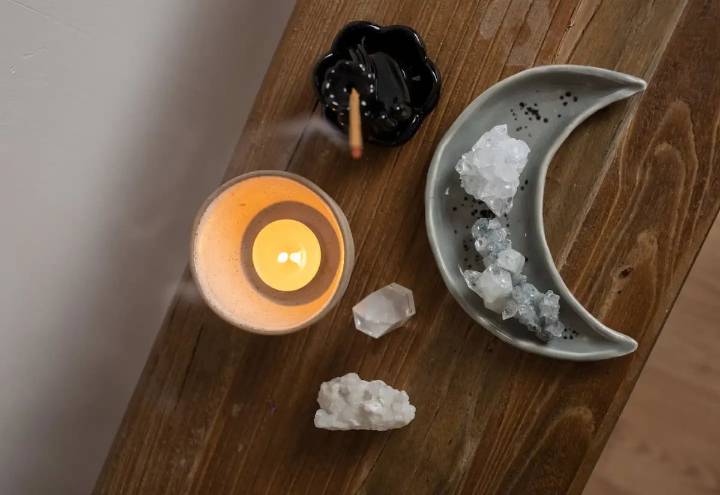 Guía para crear un altar de deseos en tu hogar y renovar la energía con la llegada de la nueva estación