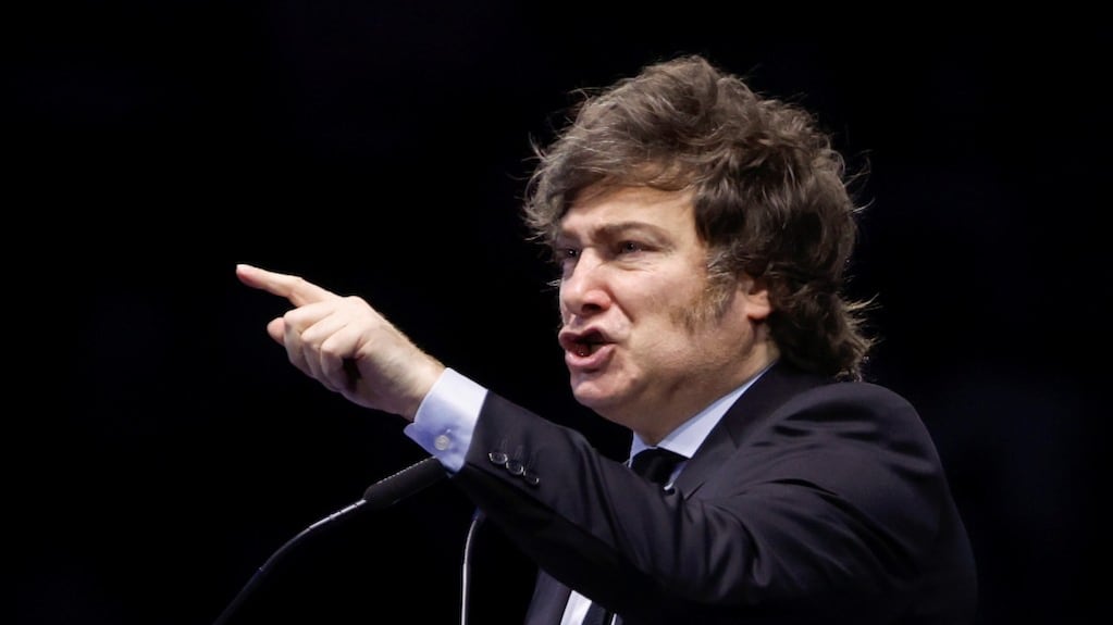 La dura crítica del Financial Times a Javier Milei: “Atraviesa la mayor crisis de su presidencia”