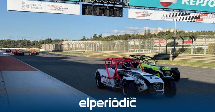 El Circuit Ricardo Tormo reúne a 120 participantes en el encuentro de 'Caterham Motorsport'