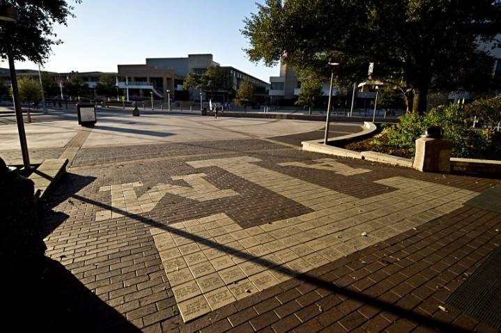 Texas A&M president resigns after viral dispute over course