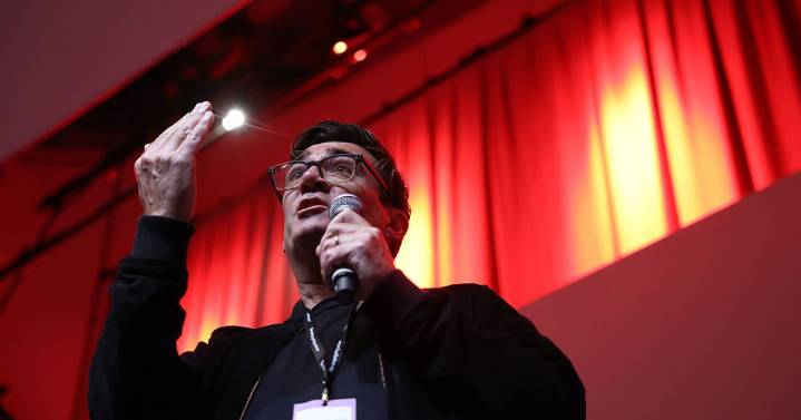 Burnham Criticises Starmer Amid Labour Conference Divisions