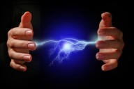 Esto dice la ciencia. ¿Qué significa que una persona transmita corriente a otra?