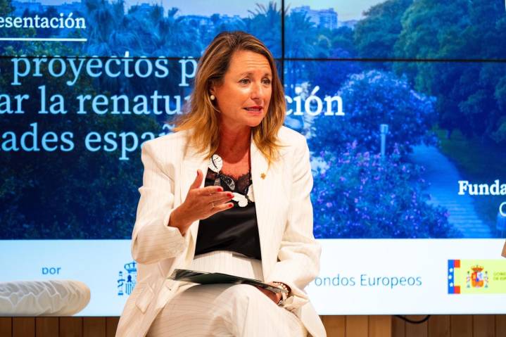 Carrasco convierte a los colegios de Castellón en ejemplo de renaturalización urbana para toda España