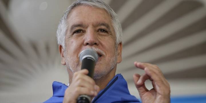 Enrique Peñalosa explicó por qué el dólar bajó de precio: criticó a Petro y dijo que “hay una avalancha de los narcos”