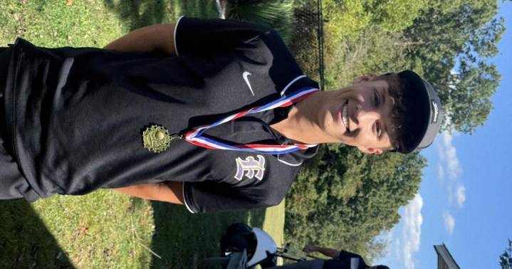 Foxes win BDC boys golf meet