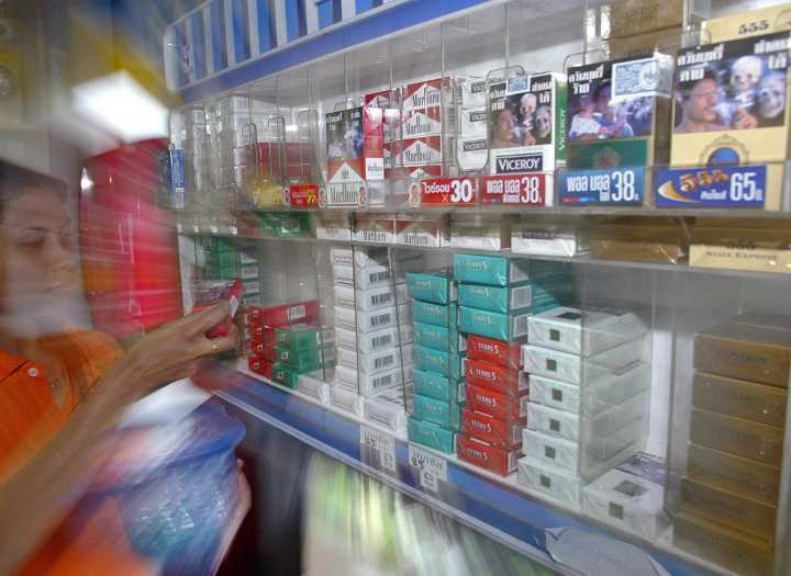Industriales mexicanos advierten que alza de impuestos a tabaco impulsará mercado ilegal