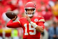 Patrick Mahomes becomes youngest QB to reach 250 touchdowns