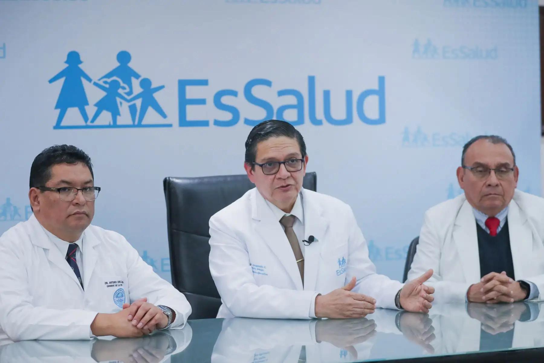 Presidente de EsSalud garantiza atención a asegurados en todo el país