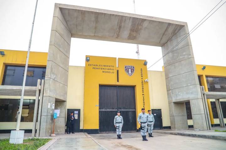 INPE: Montesinos, Polay, "Feliciano" y "Artemio" serán trasladados a penal Ancón II