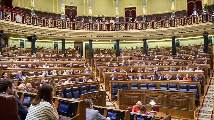 El Congreso aprueba la ampliación de los permisos parentales a 19 semanas