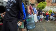 ¿Por qué casi 100.000 familias duraron más de dos días sin agua en Medellín? Algunos dicen que sacaron el líquido hasta de las quebradas