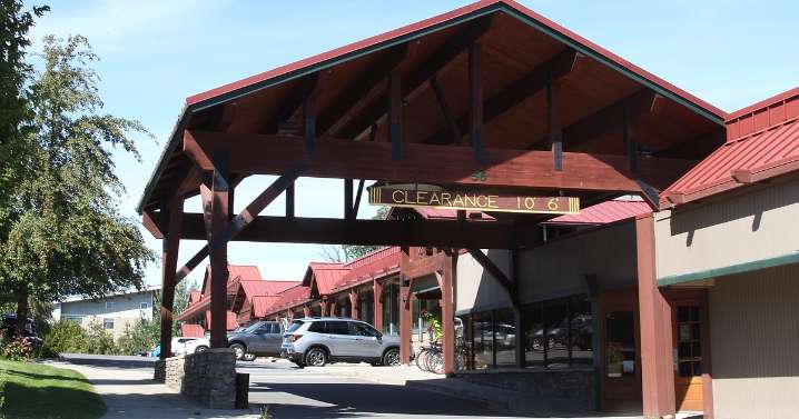 Impact fees implementation delayed to Jan. 1, council decides
