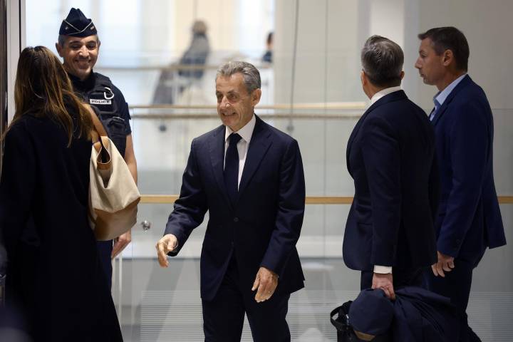 Condenan a 5 años de cárcel a Nicolas Sarkozy por el financiamiento libio de su campaña de 2007