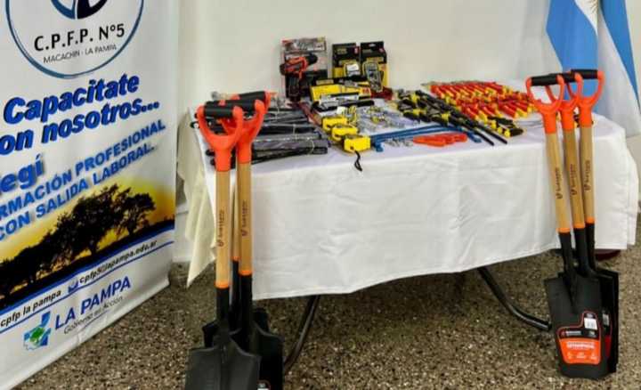 Destacan "fuerte" inversión en Educación Técnico Profesional