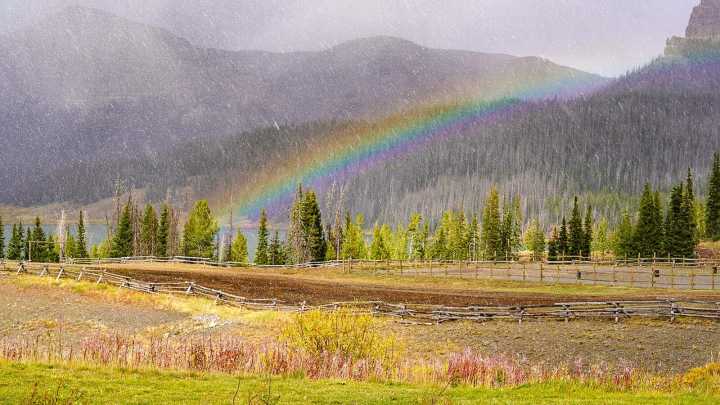 Photographer Captures Rare Snowbow Near Brooks Lake Lodge