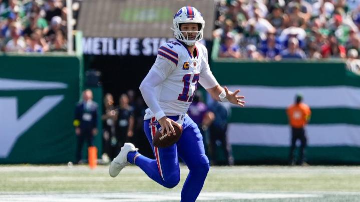 Bills QB Josh Allen temporarily leaves game vs. Jets with bloody nose