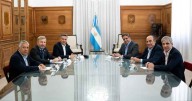 El Gobierno lanzó la mesa federal con gobernadores en la Casa Rosada: las caras del primer encuentro