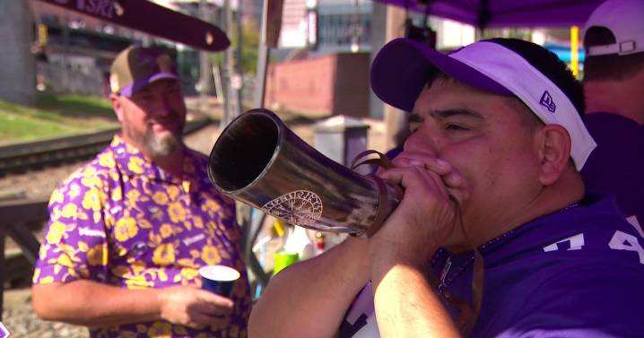 Thousands of Vikings fans descending on Dublin for NFL's first regular