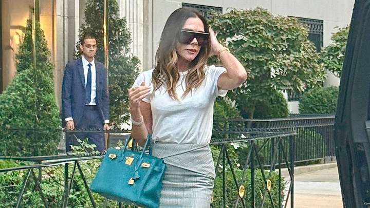Victoria Beckham Pulls Off Color-Clashing Accessories