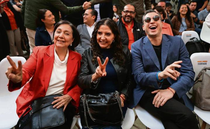 “MC ya coquetea con Morena”