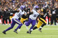 Steelers hold off late Vikings rally in Ireland for first