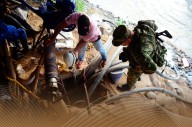 Rescate en marcha de 25 mineros atrapados en Colombia