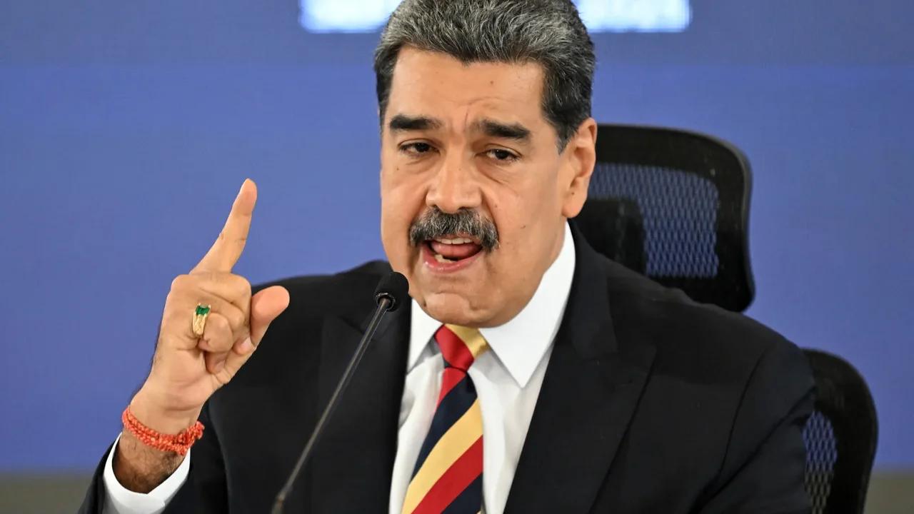 Nicolás Maduro firma decreto de "estado de conmoción exterior" ante despliegue militar de EE. UU. en el Caribe