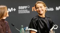 ¡Lawrence deslumbrada al recibir el Premio Donostia junto a leyendas como Almodóvar y Meryl Streep!