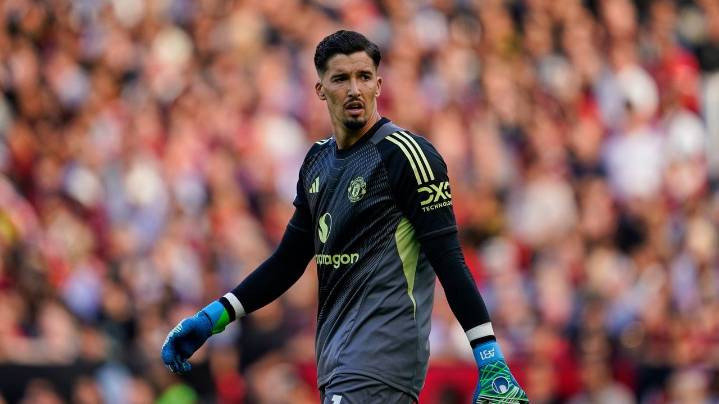 Man United staying with Bayindir in goal for derby against Man City