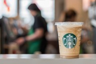 Starbucks recorta 900 empleos por cierre de sucursales