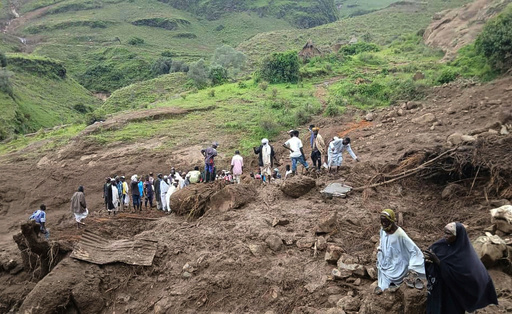Sudanese authorities bury hundreds of victims of Darfur landslide