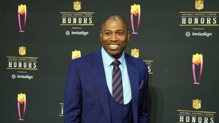 Seattle Seahawks legend Shaun Alexander expecting baby No. 14