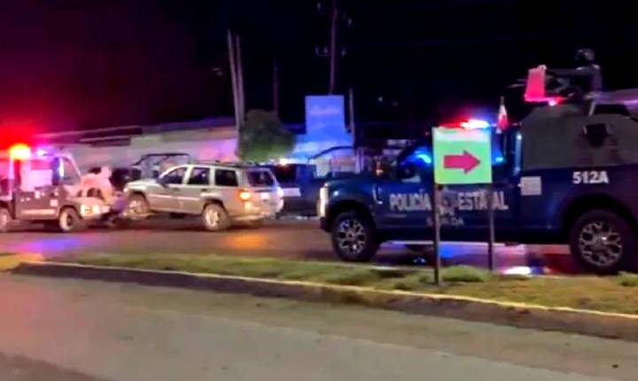 Emboscan a convoy de policías y hieren a dos en Sinaloa